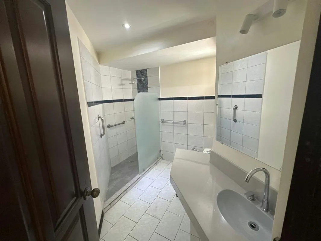 Venta de Casa Remodelada en Condominio Privado, Cerca del Country Club- Escazú, photo 12
