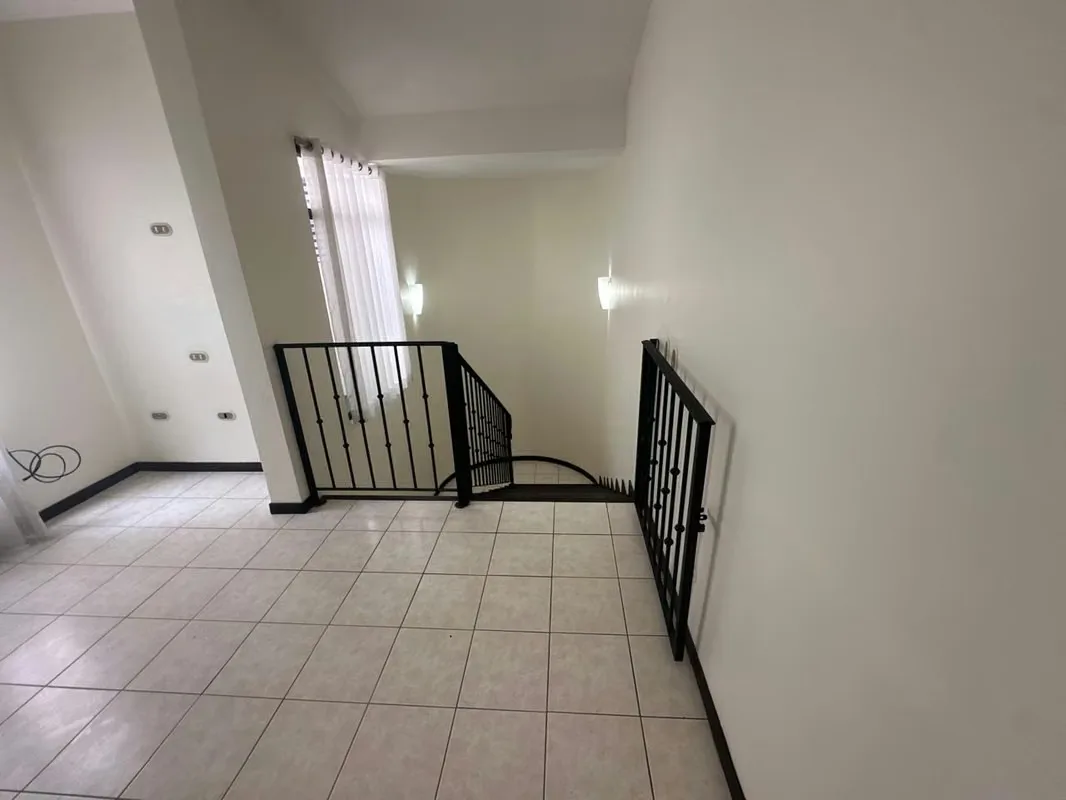 Venta de Casa Remodelada en Condominio Privado, Cerca del Country Club- Escazú, photo 6