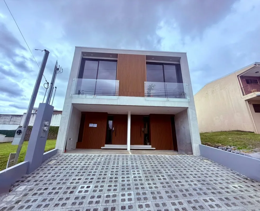 Enjoy a modern, spacious apartment with high-quality finishes, located in Ulloa, Heredia, a strategic area with easy access to shops, services, and major transportation routes.