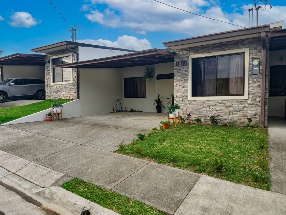 Venta casa Condominio Senderos de Tres Rios 3hab 2 baños, 2 parqueos