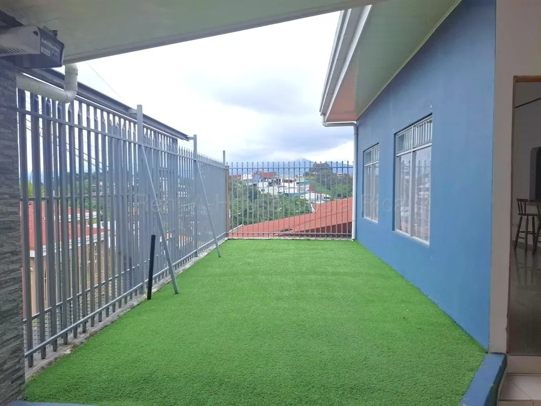 Hay casas que simplemente ofrecen espacio. Y hay otras que ofrecen tranquilidad, seguridad y calidad de vida para toda la familia. Esta es una de ellas., photo 2