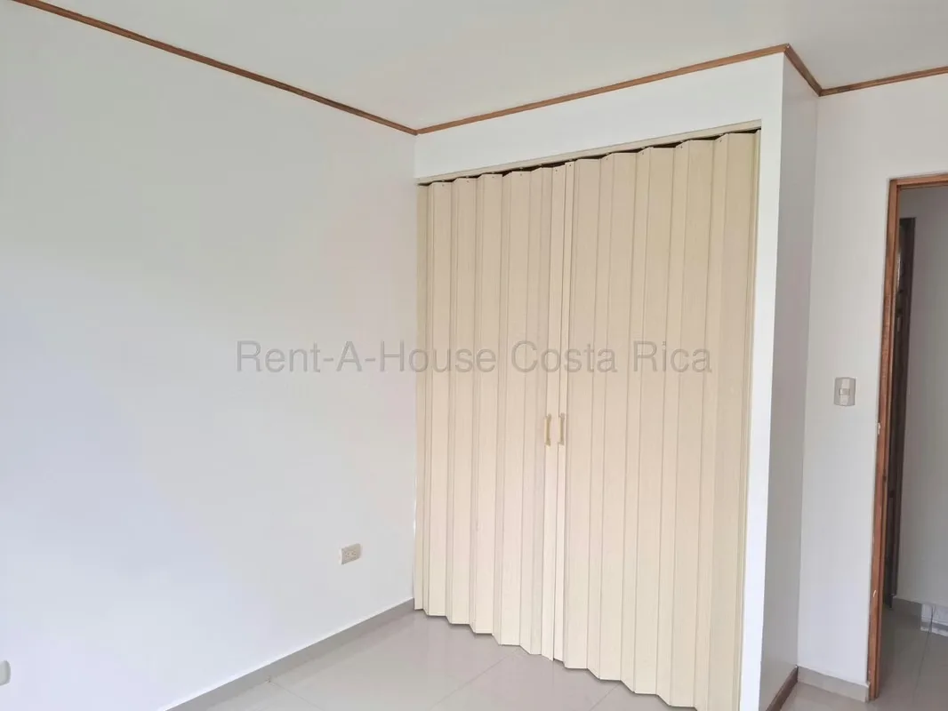 Hay casas que simplemente ofrecen espacio. Y hay otras que ofrecen tranquilidad, seguridad y calidad de vida para toda la familia. Esta es una de ellas., photo 11