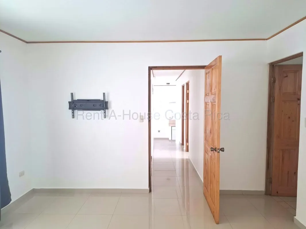 Hay casas que simplemente ofrecen espacio. Y hay otras que ofrecen tranquilidad, seguridad y calidad de vida para toda la familia. Esta es una de ellas., photo 14