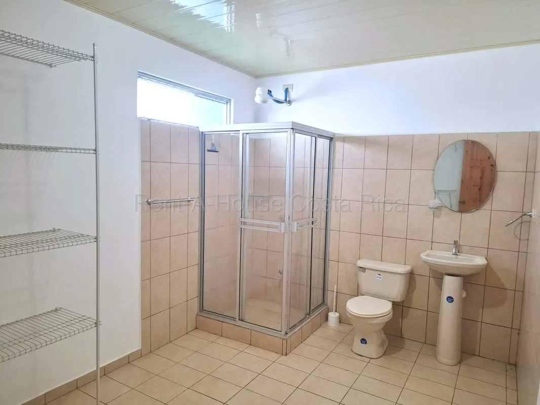 Hay casas que simplemente ofrecen espacio. Y hay otras que ofrecen tranquilidad, seguridad y calidad de vida para toda la familia. Esta es una de ellas., photo 15