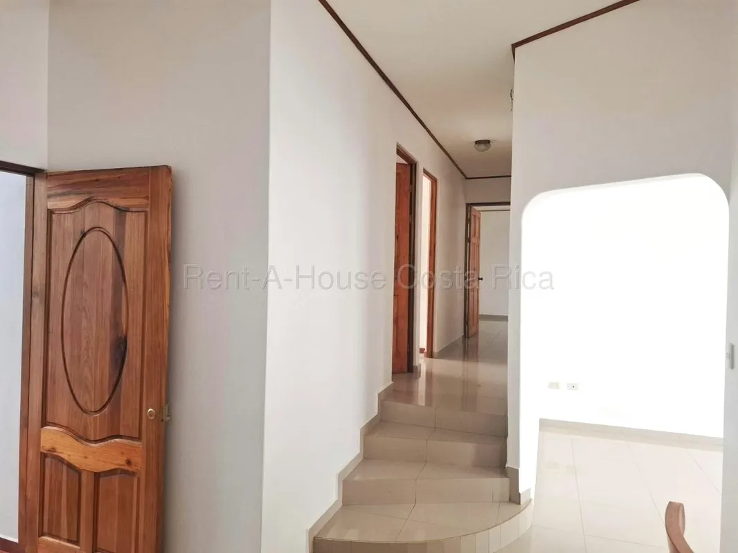 Hay casas que simplemente ofrecen espacio. Y hay otras que ofrecen tranquilidad, seguridad y calidad de vida para toda la familia. Esta es una de ellas., photo 9