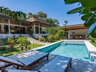 Casa única frente al río con ubicación privilegiada en Uvita, photo 3