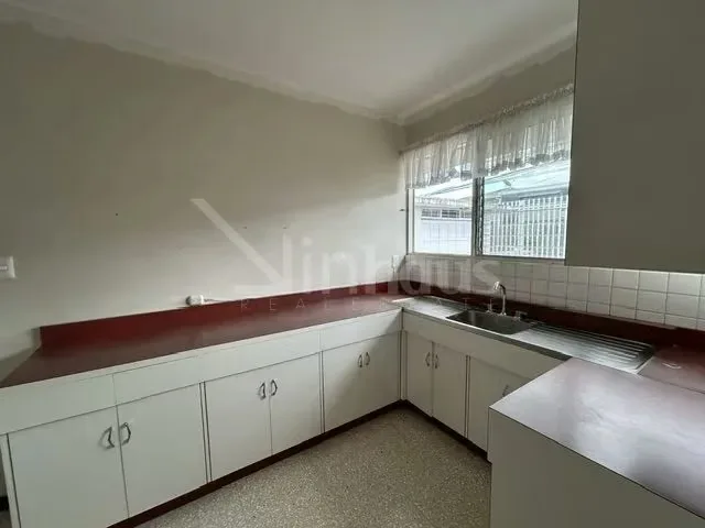 Alquiler de Casa Comercial o Residencial, única, de gran tamaño, excelente oportunidad. Esta casa tiene muchos espacios de gran tamaño, casa con piscina y amplias áreas verdes ..., photo 13