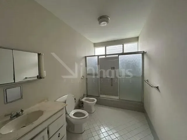 Alquiler de Casa Comercial o Residencial, única, de gran tamaño, excelente oportunidad. Esta casa tiene muchos espacios de gran tamaño, casa con piscina y amplias áreas verdes ..., photo 8