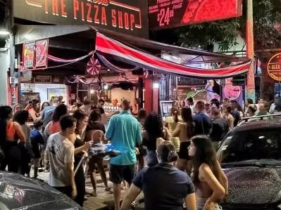Un Restaurante & Bar exitoso, popular y bien ubicado, 7 negocios en uno - Jacó Beach