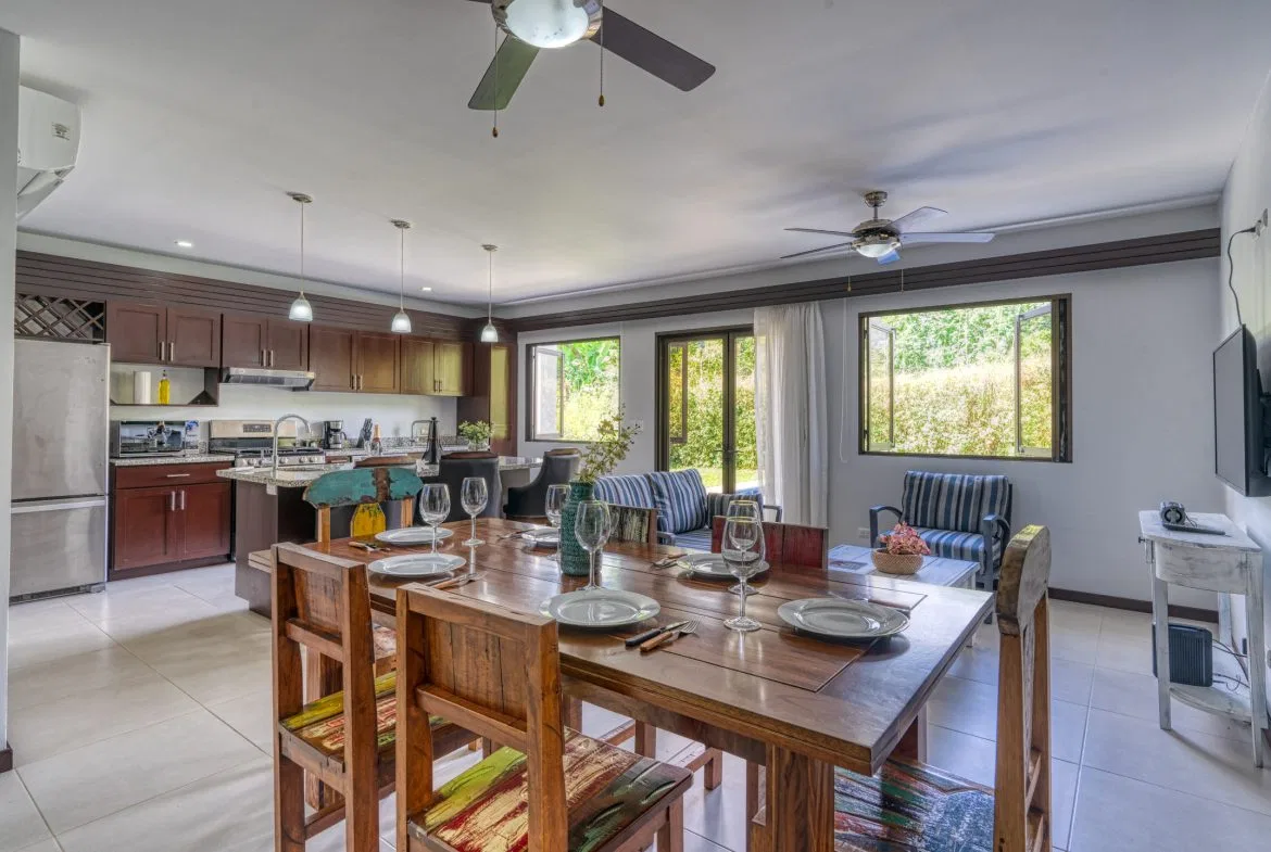 3 BEDROOM MODERN HOME WITH POOL WALKING DISTANCE TO EVERYTHING IN UVITA, photo 18