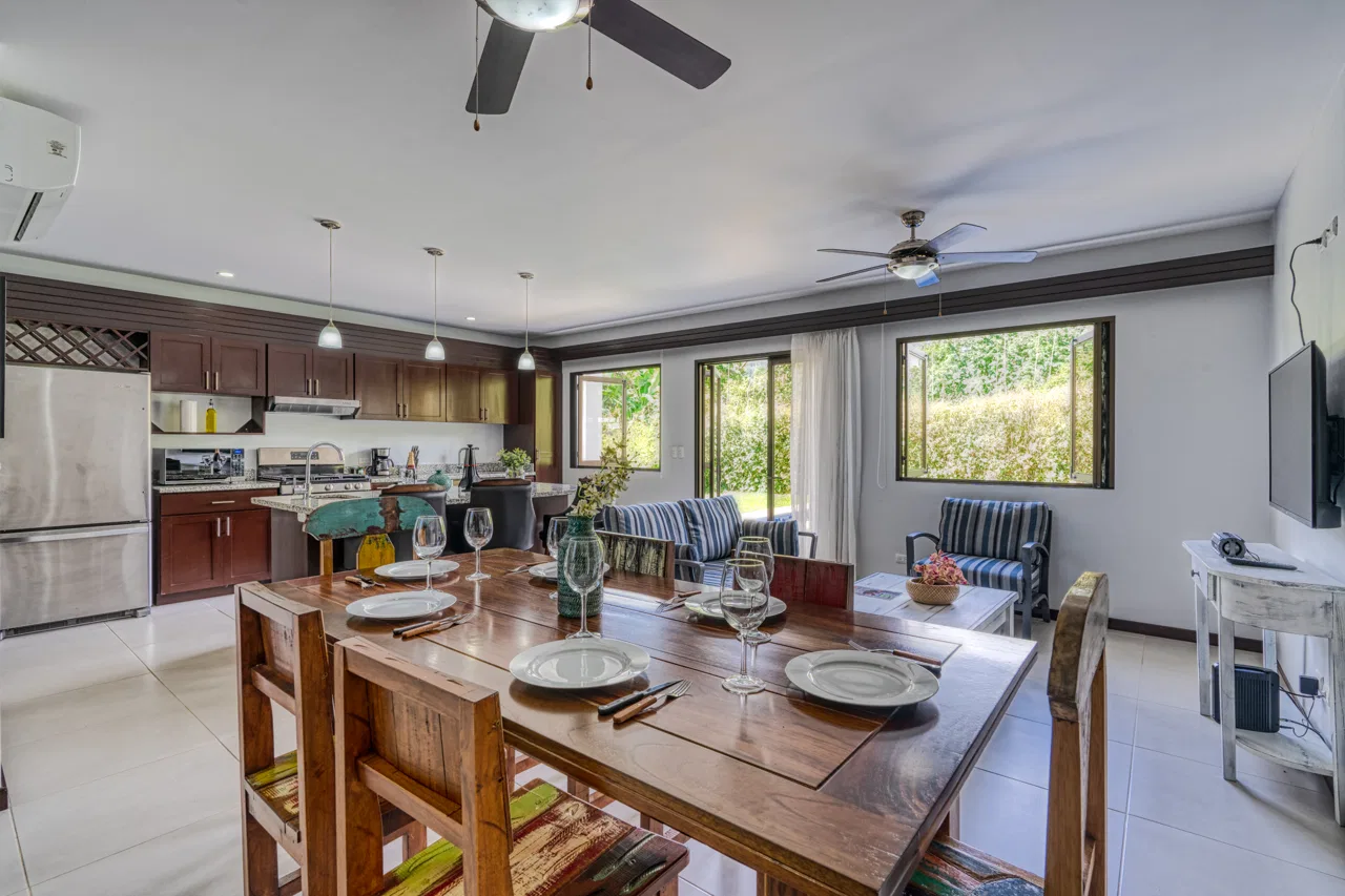 3 BEDROOM MODERN HOME WITH POOL WALKING DISTANCE TO EVERYTHING IN UVITA, photo 21
