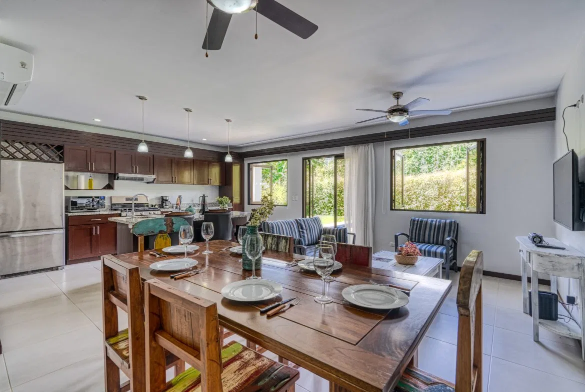 3 BEDROOM MODERN HOME WITH POOL WALKING DISTANCE TO EVERYTHING IN UVITA, photo 22