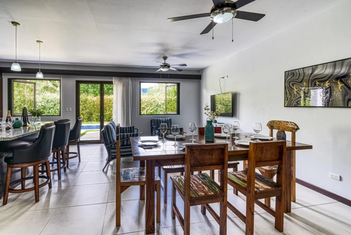 3 BEDROOM MODERN HOME WITH POOL WALKING DISTANCE TO EVERYTHING IN UVITA, photo 24