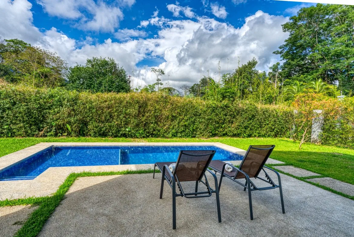 3 BEDROOM MODERN HOME WITH POOL WALKING DISTANCE TO EVERYTHING IN UVITA, photo 10