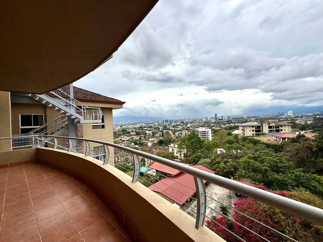 This apartment stands out for its spacious and comfortable layout. The kitchen is integrated into the social area and features a convenient breakfast bar, with direct access to a ..., photo 11