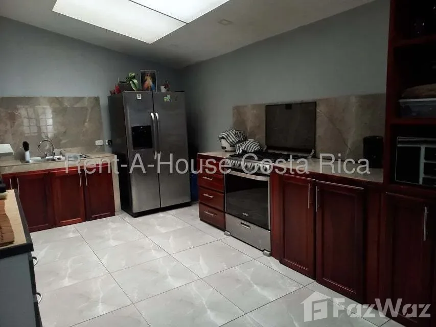 4 Bedroom House for Sale at Goicochea for $184,000, photo 3