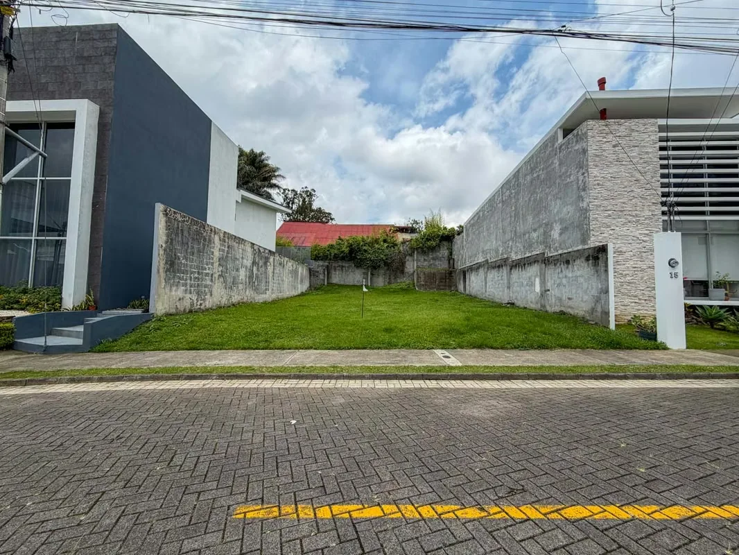 Lot for Sale in Rialto Condominium, photo 4