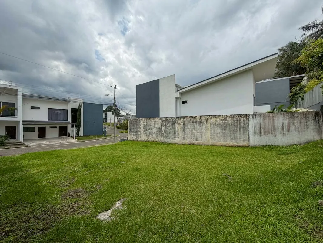 Lot for Sale in Rialto Condominium, photo 6