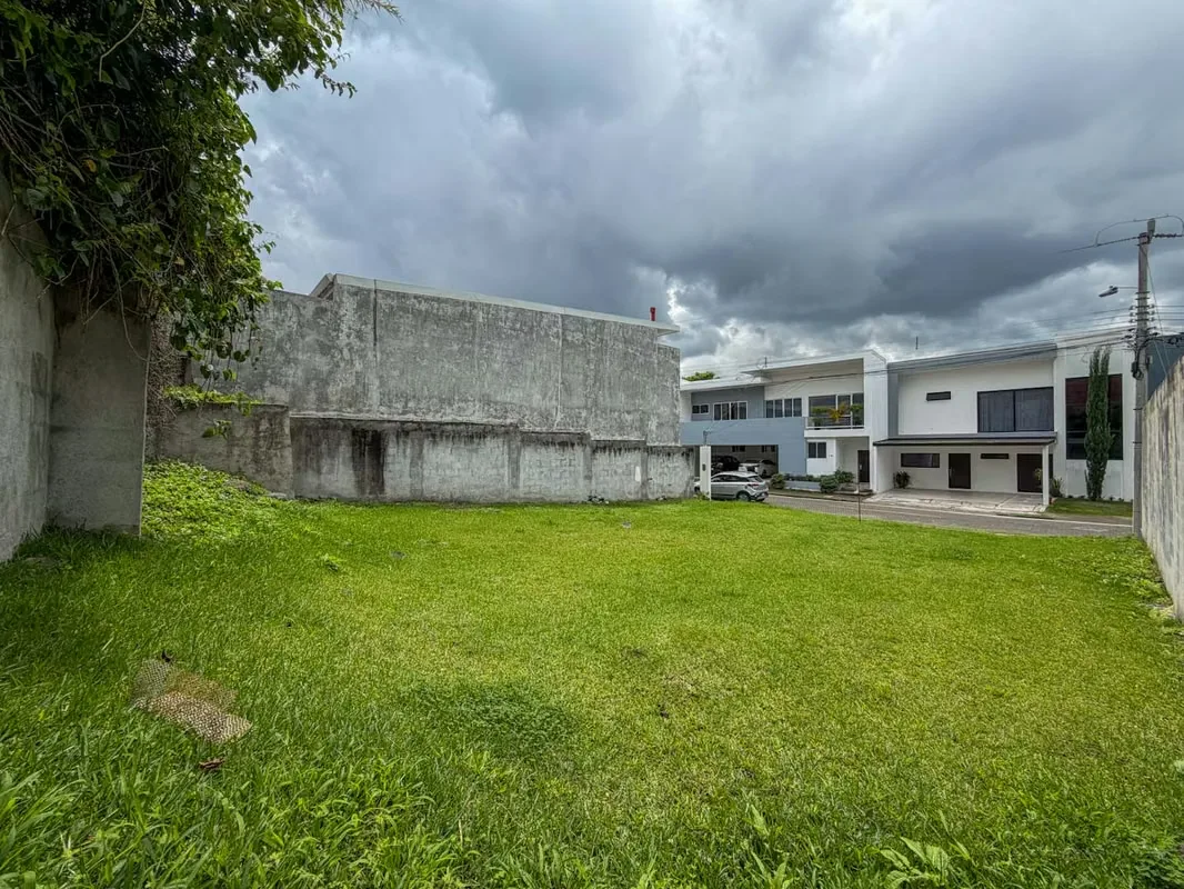 Lot for Sale in Rialto Condominium, photo 7