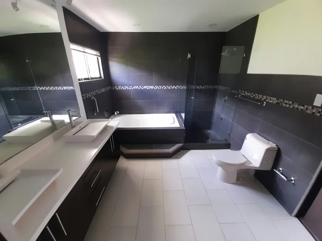 268 / Alquiler / Casa / Grande y lujosa / Condominio Exclusivo, photo 16