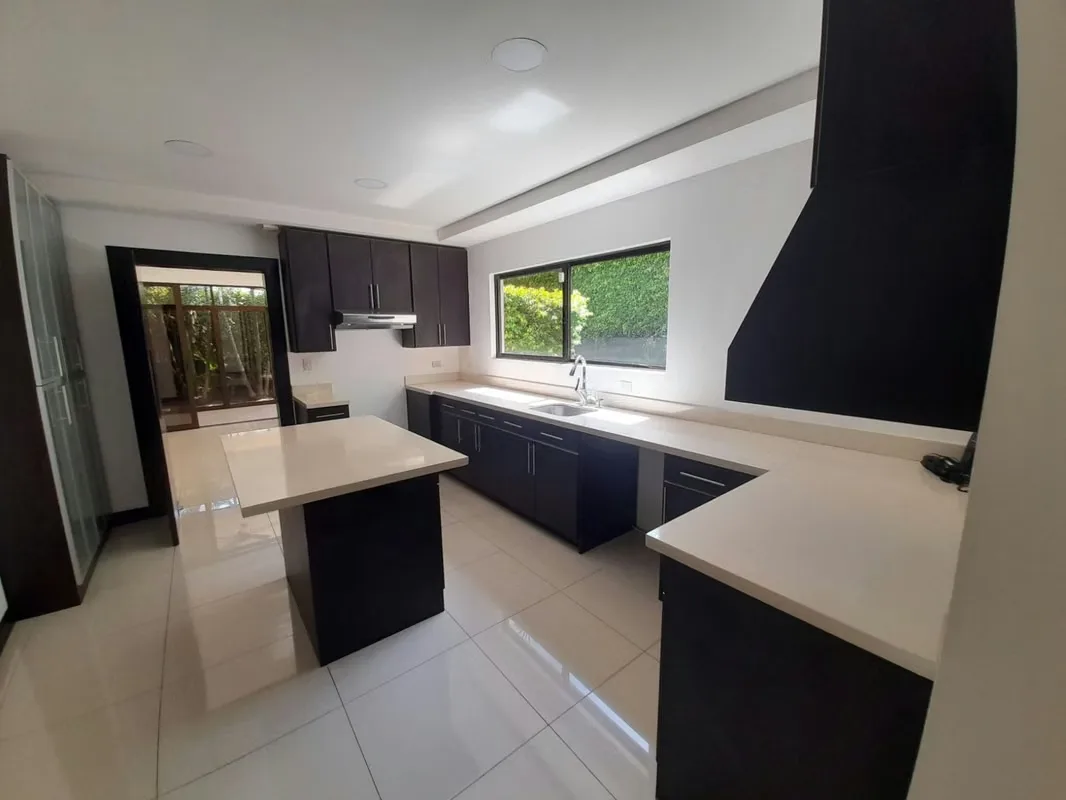 268 / Alquiler / Casa / Grande y lujosa / Condominio Exclusivo, photo 3