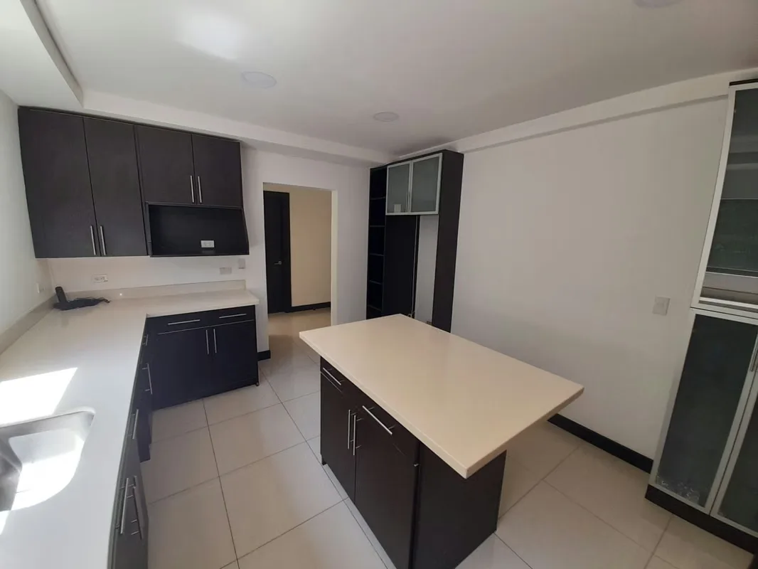 268 / Alquiler / Casa / Grande y lujosa / Condominio Exclusivo, photo 4
