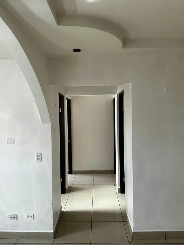 Very safe apartment building, second floor apartment very comfortable and large well illuminated with two large rooms with closet living room kitchen battery room and service. 300 megas ..., photo 3