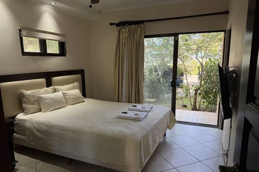 The Oaks 67 ~ Ground-Floor 2-Bedroom Condo with Beautiful Finishes, photo 12