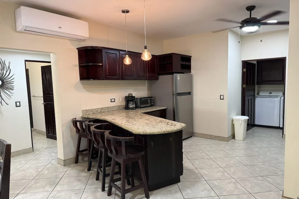 The Oaks 67 ~ Ground-Floor 2-Bedroom Condo with Beautiful Finishes, photo 6