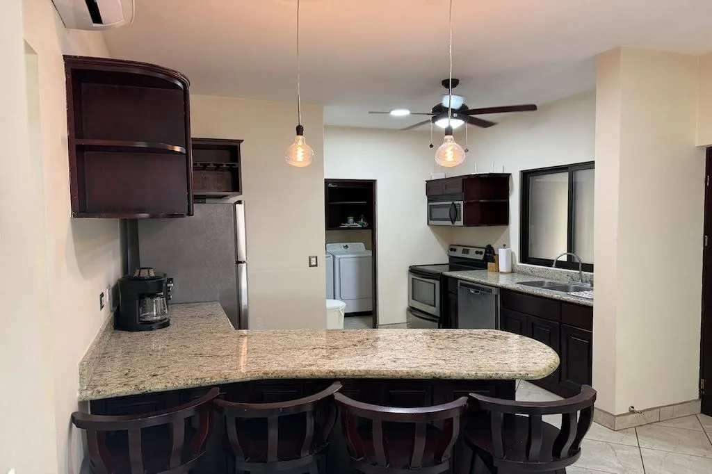 The Oaks 67 ~ Ground-Floor 2-Bedroom Condo with Beautiful Finishes, photo 7