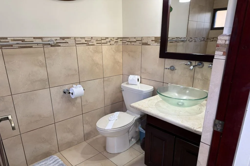 The Oaks 67 ~ Ground-Floor 2-Bedroom Condo with Beautiful Finishes, photo 10