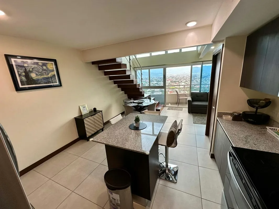 ¿Buscas un estilo de vida premium, comodidad absoluta y vistas espectaculares en una de las zonas más exclusivas y céntricas de la ciudad?