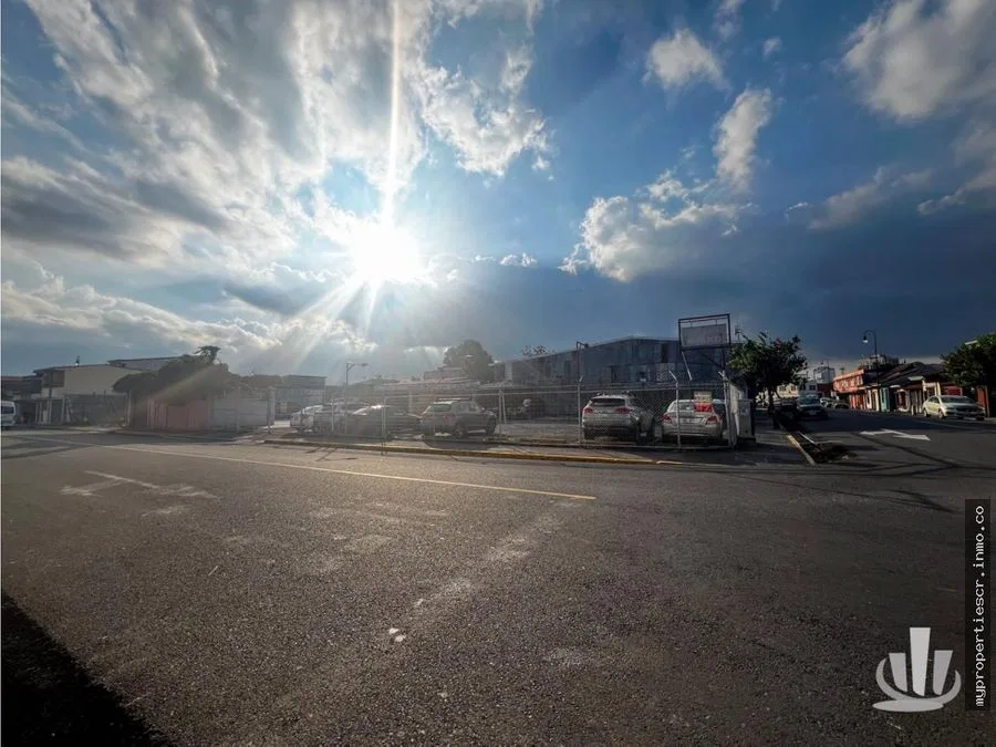 Parqueo en venta Barrio Lujan