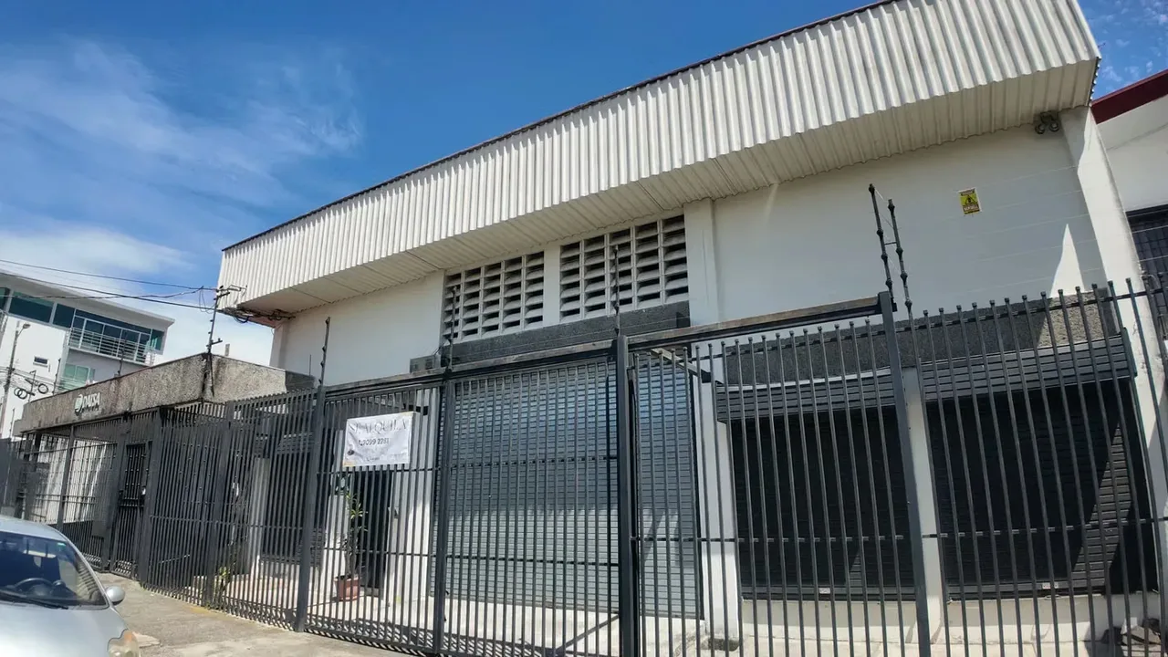 Esta versátil ofibodega estratégicamente ubicada en La Sabana, con una construcción de 233 metros cuadrados ofrece un entorno funcional y ...