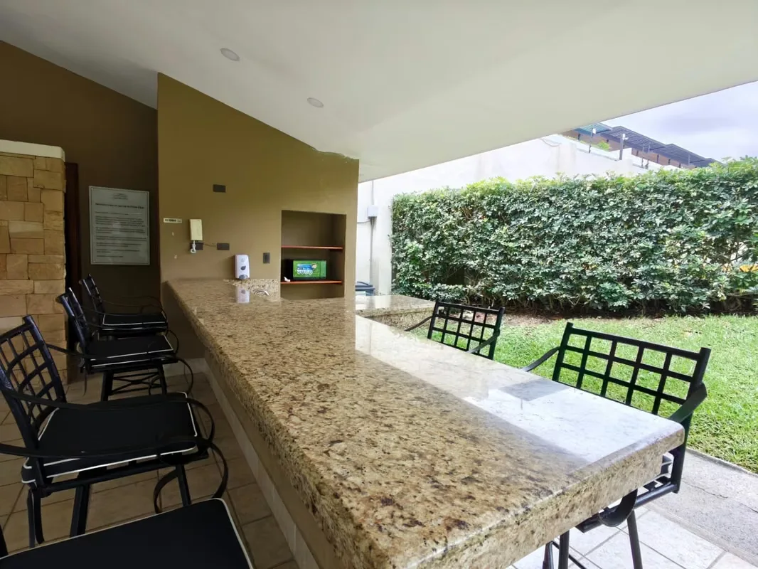 Esta hermosa casa ofrece espacios ideales para disfrutar en familia, con excelente distribución y áreas verdes., photo 2
