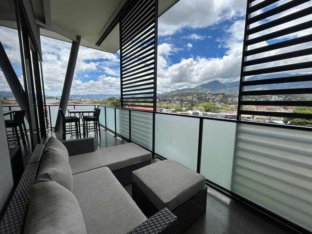 Enjoy comfort and style in this modern and spacious 123 m² apartment, located in the prestigious Escazú Village complex, one of the most exclusive areas in western San ...