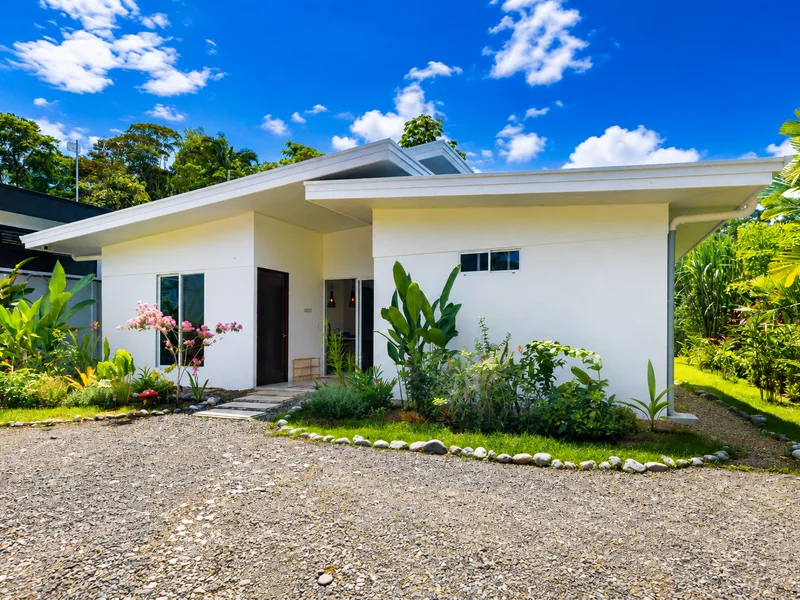 4 Bed Single Family Homes For Sale in Uvita, photo 4