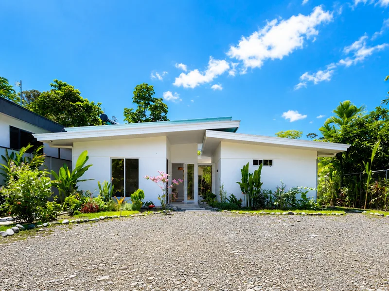 4 Bed Single Family Homes For Sale in Uvita, photo 7