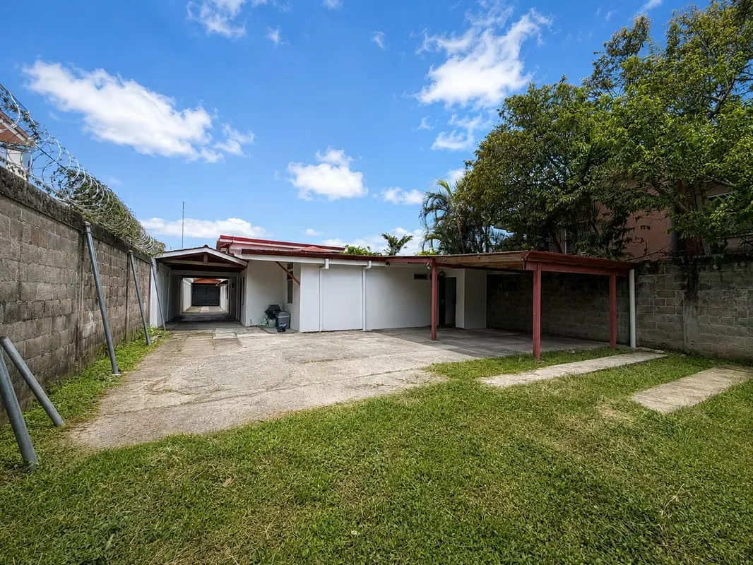 Venta de propiedad en San Pedro. 2 casas y 2 Apartamentos a tan solo 200m de la UCR, photo 2