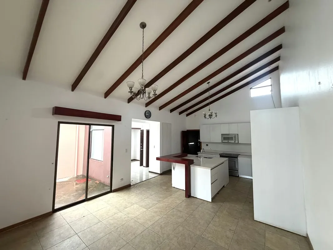 SPACIOUS HOUSE FOR SALE IN LOMAS DE CARIARI - HEREDIA