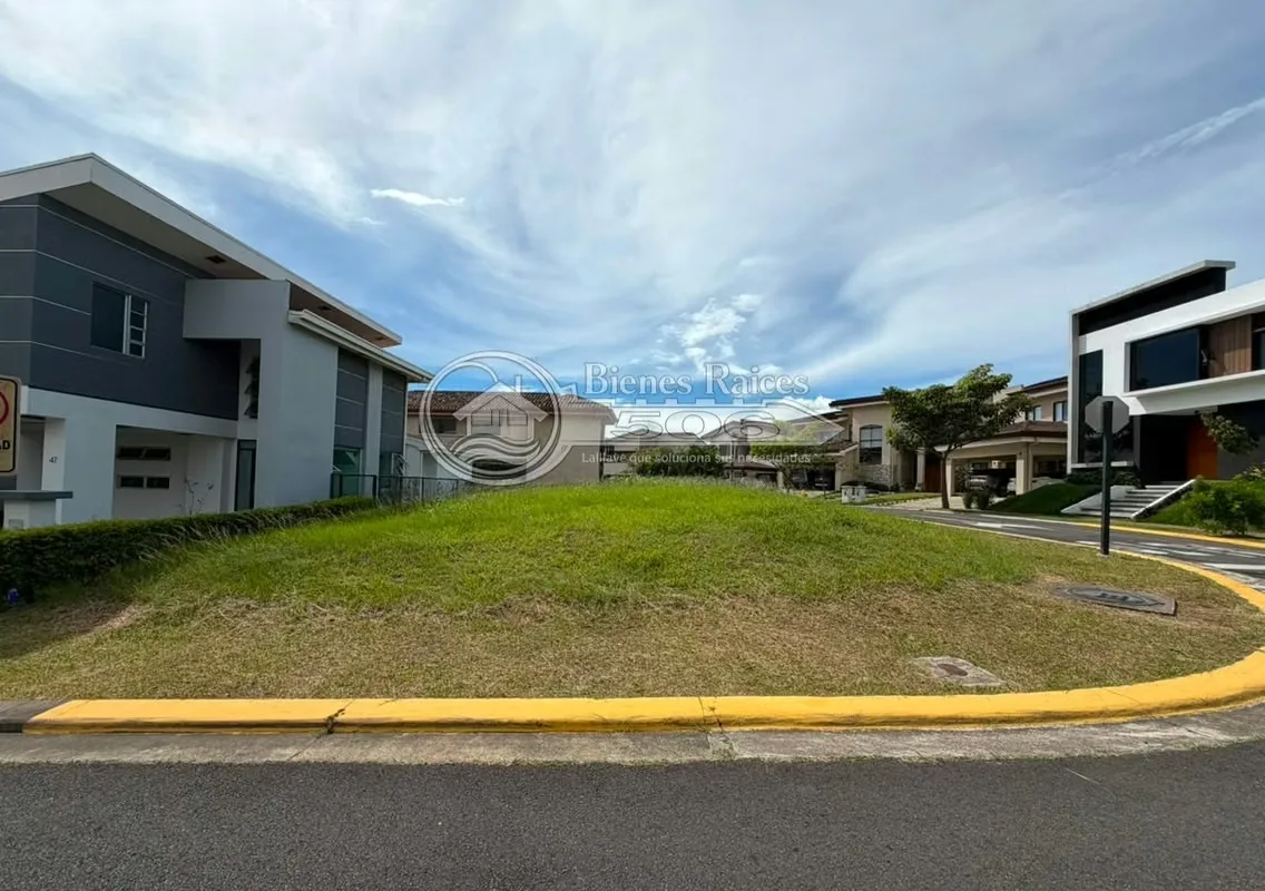 Flat Lot in Condominium Francosta Heredia