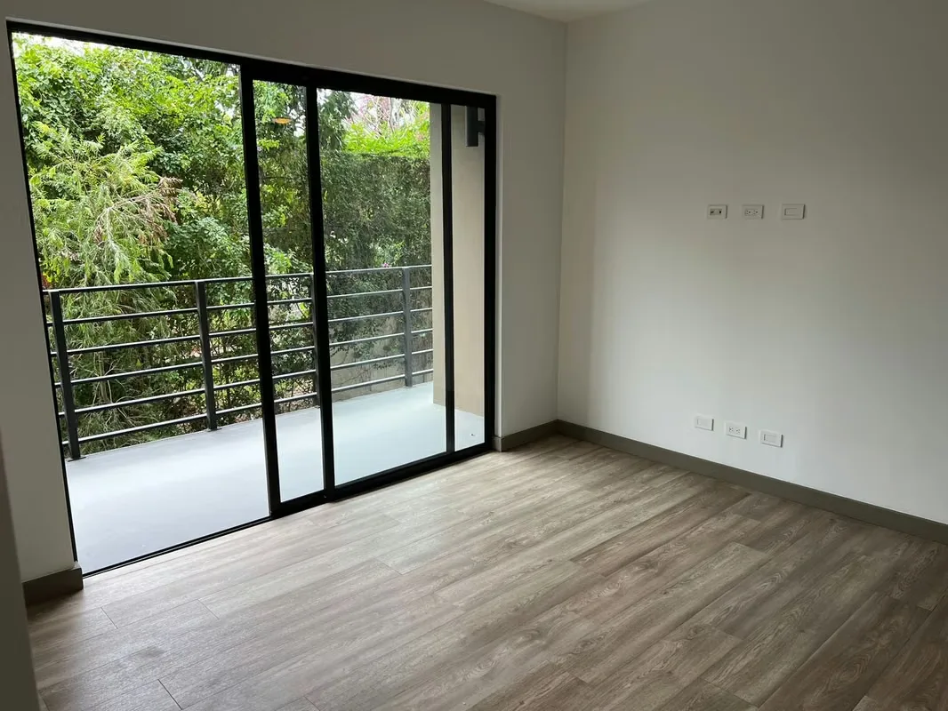 Este apartamento en Brasil de Mora, Santa Ana, en alquiler y venta ofrece un estilo de vida sereno y conectado con la naturaleza, en una ubicación privilegiada por su entorno boscoso y ..., photo 5