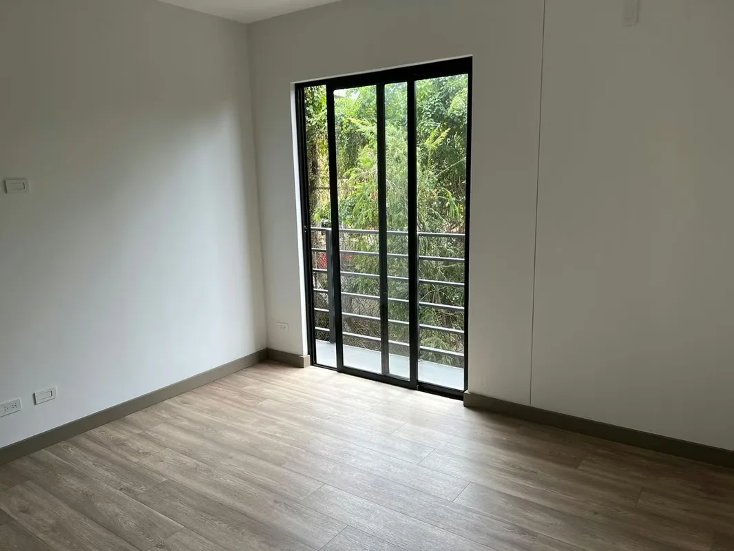 Este apartamento en Brasil de Mora, Santa Ana, en alquiler y venta ofrece un estilo de vida sereno y conectado con la naturaleza, en una ubicación privilegiada por su entorno boscoso y ..., photo 6