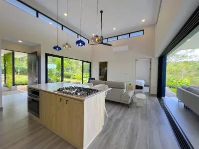 Blue Hollow House, photo 2