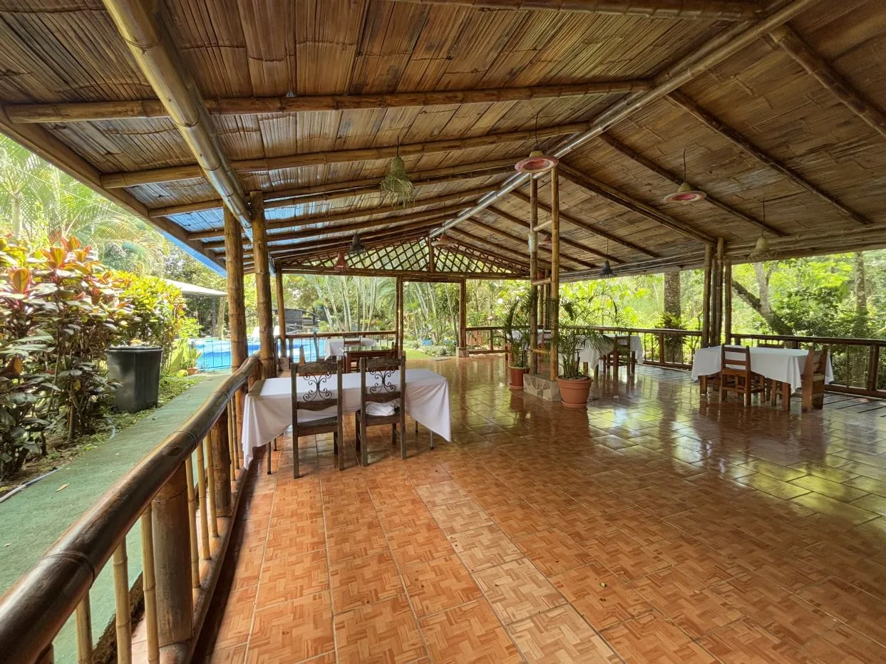 Income-producing event center with 2 homes, a restaurant &amp; event space – endless potential, photo 11