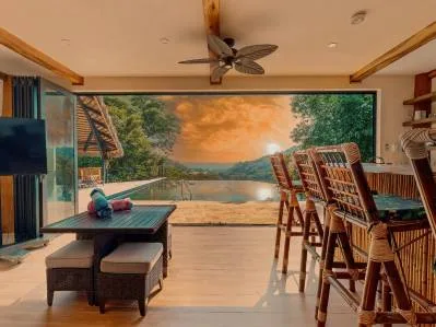Casa de lujo con vista al mar con increíble piscina, terraza de yoga y fácil acceso., photo 9