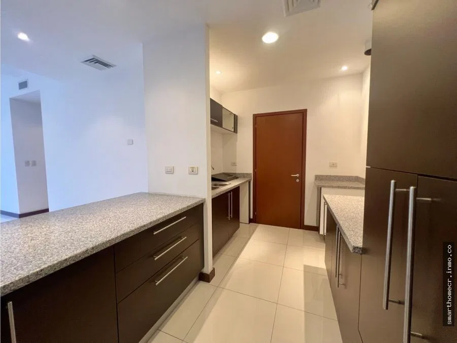 APARTAMENTO LUJUSO EN ALQUILER / VENTA EN ESCAZÚ