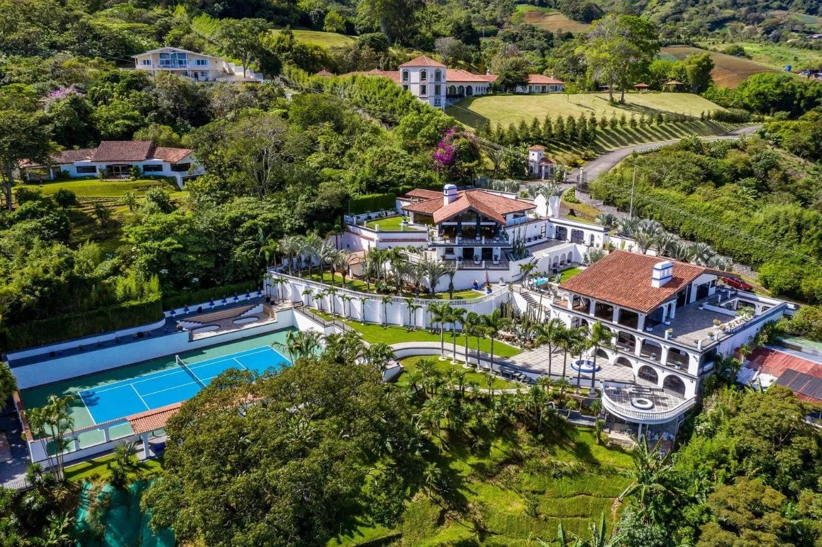 Casa en venta tipo mansión con amplios espacios en Escazú #26-711 GS - Venta en Escazú