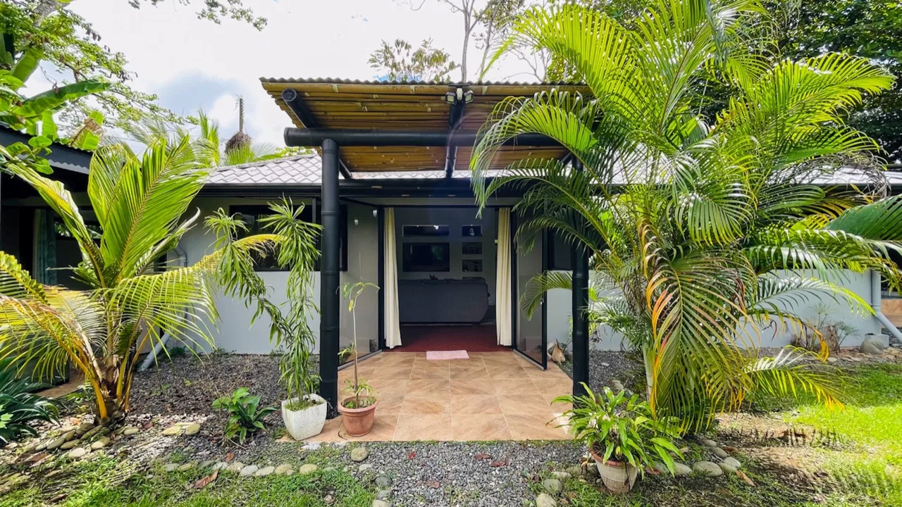PROPERTY WITH POOL STEPS OF THE BEACH WITH ADJACENT LOT , IN BAHIA BALLENA – 0.49 ACRES, photo 5