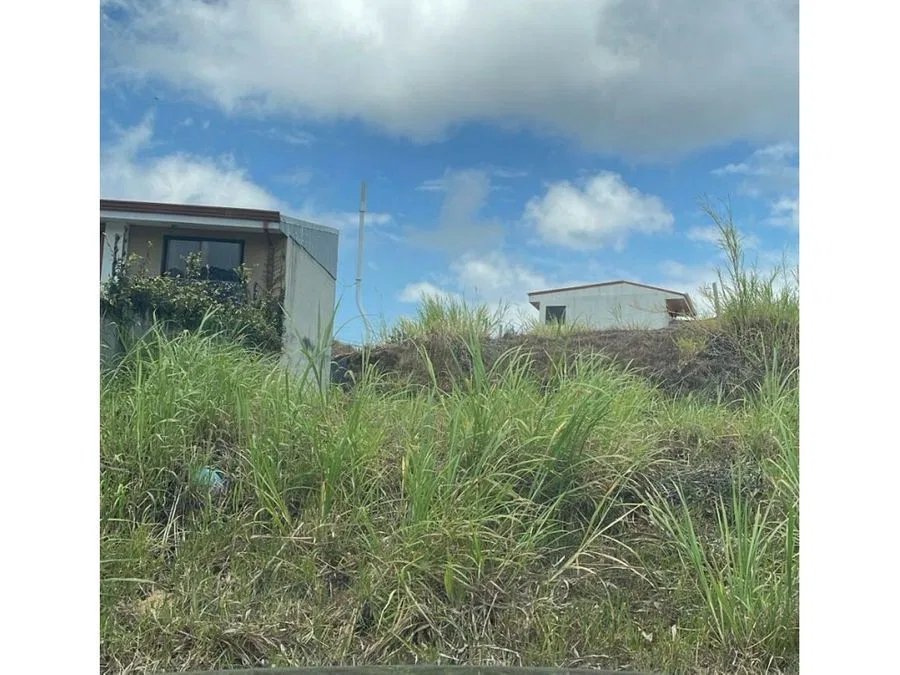 Se Vende lote en Lomas de Ayarco ideal para Apartamentos